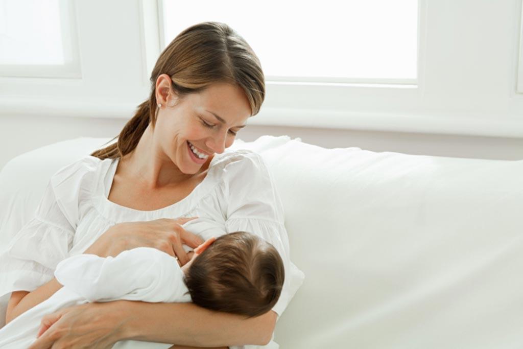 فوائد الرضاعة للطفل و الام